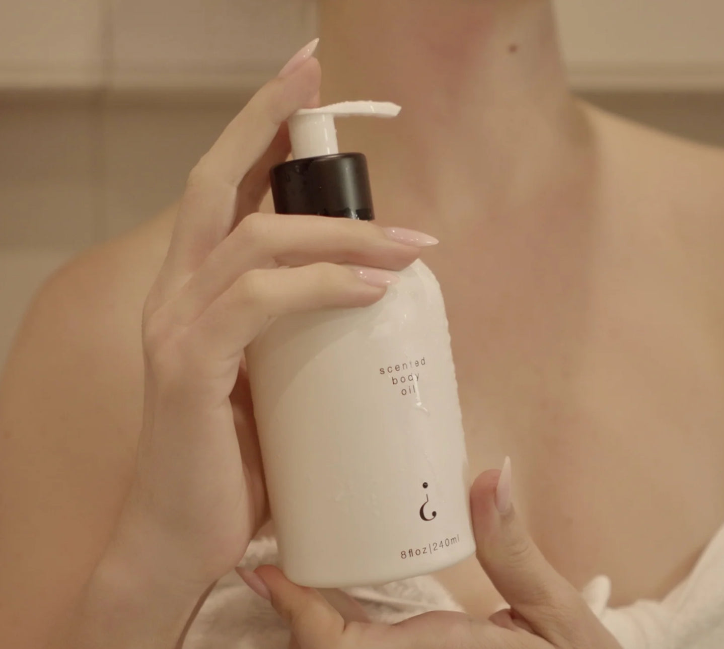 Riddle 240ml Boujee Body Oil - Nude Beach
