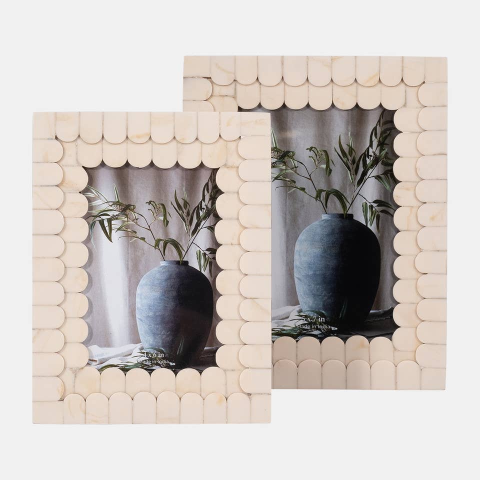 Ivory Scalloped Frame