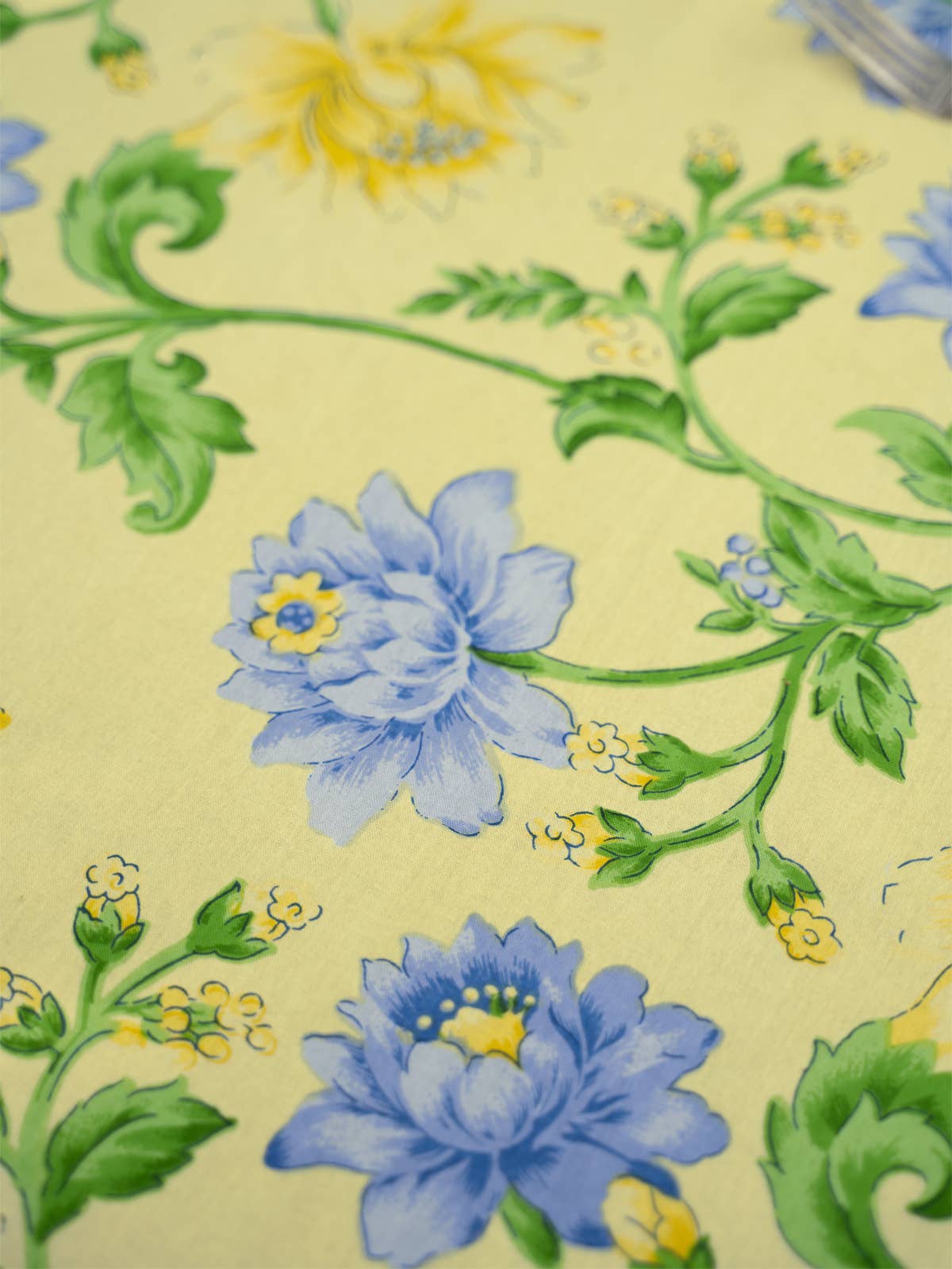 Rosehip Tablecloth - Yellow
